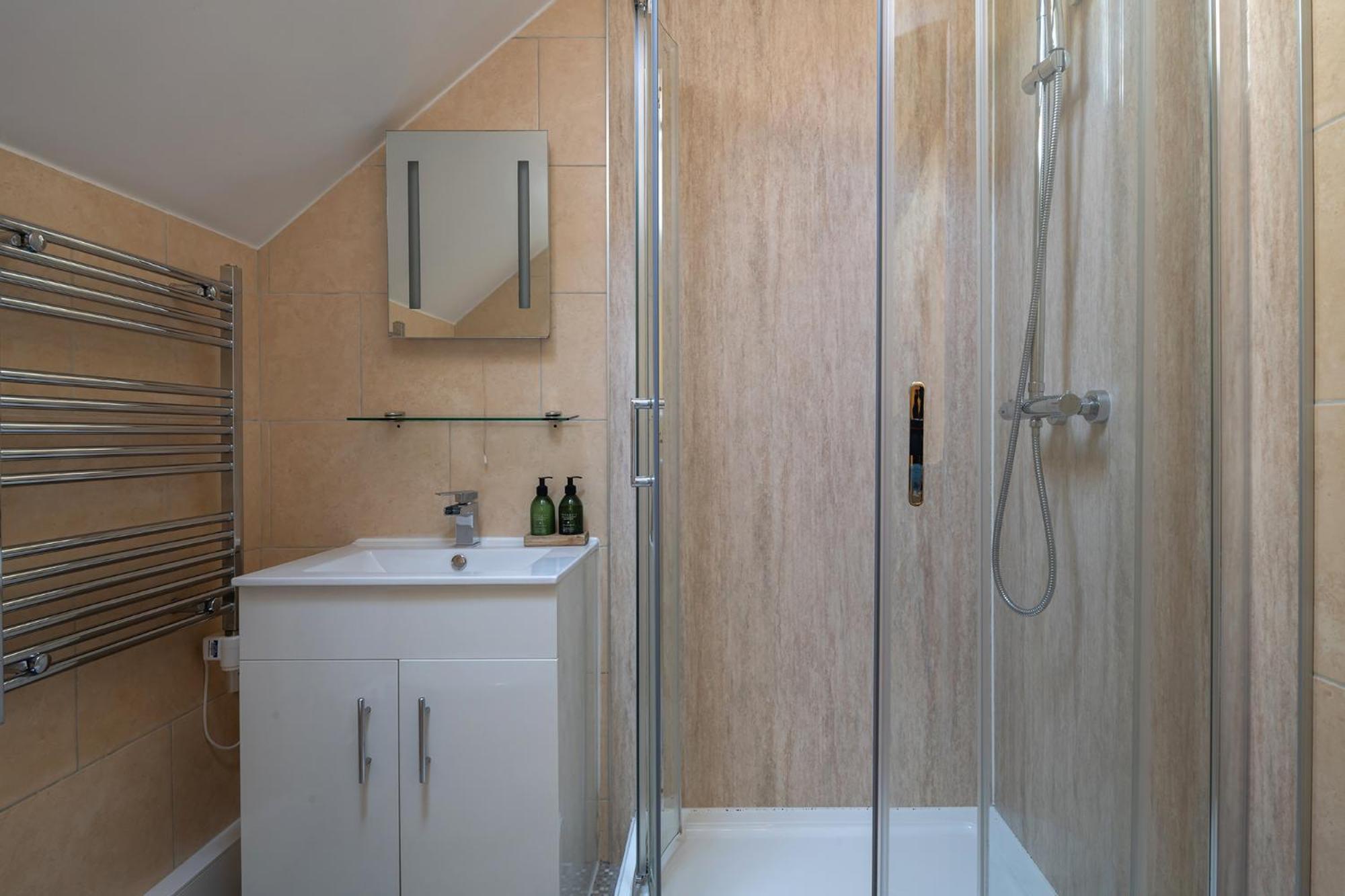 The Coachhouse - Cottage With Private Hot Tub Colwyn Bay Exterior foto